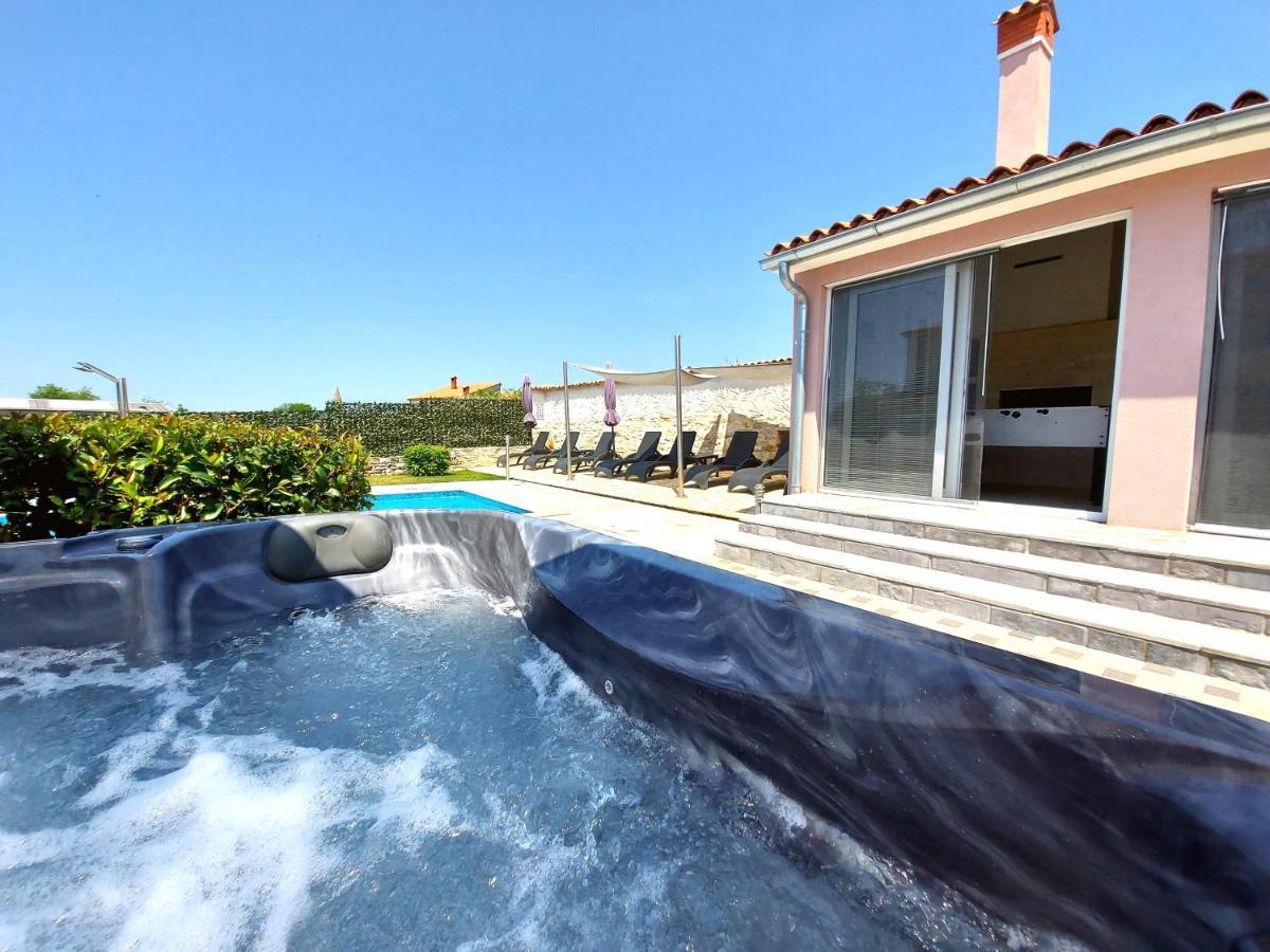 Villa Mattea Galizana ภายนอก รูปภาพ